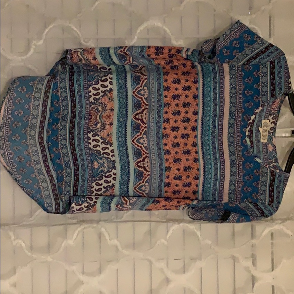 Short sleeve graphic blouse